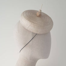 Load image into Gallery viewer, Vintage natural straw colour beret with wood bead by Martine Henry Millinery