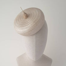 Load image into Gallery viewer, Vintage natural straw colour beret with wood bead by Martine Henry Millinery